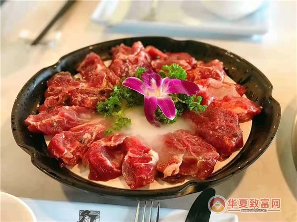 腩潮鲜牛腩火锅加盟